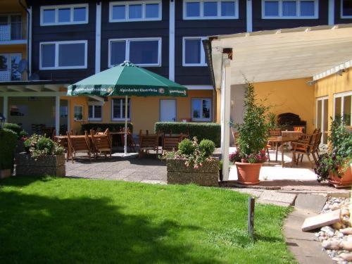 Hotel Traube Лосбург Екстер'єр фото