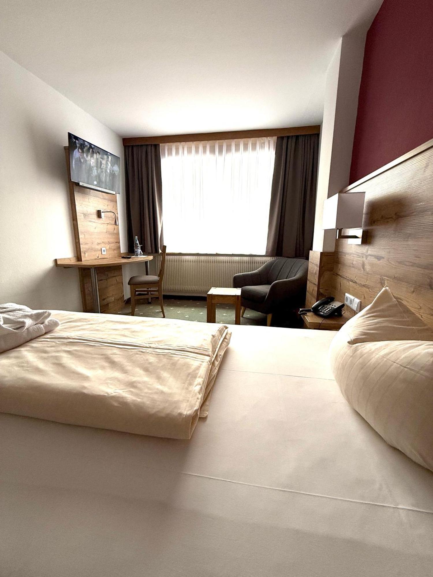 Hotel Traube Лосбург Екстер'єр фото