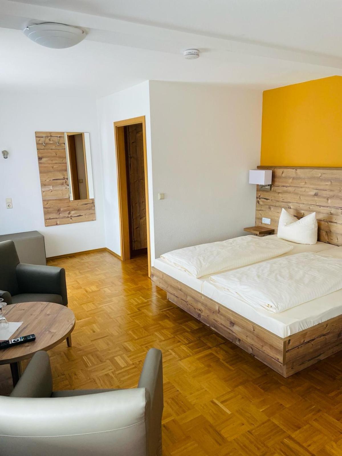 Hotel Traube Лосбург Екстер'єр фото